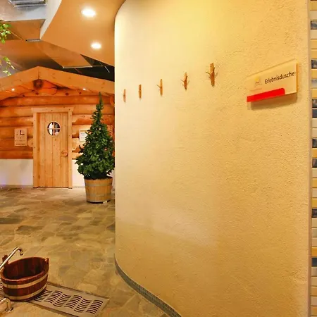 In Mit Innenpool Holiday home *