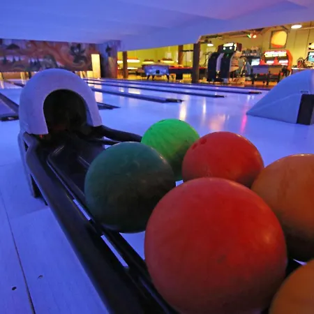 In Mit Innenpool Holiday home