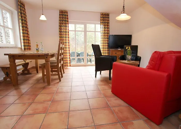 In Mit Innenpool Holiday home *